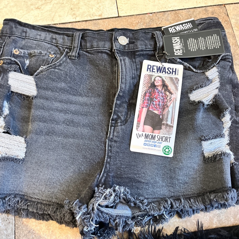 Rewash brand size 11 distressed shorts